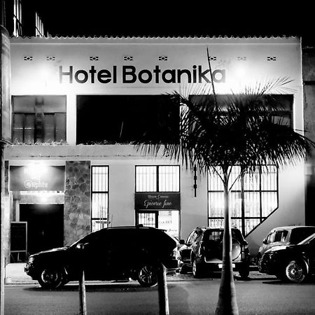 Botanika Hotel Бужумбура Экстерьер фото