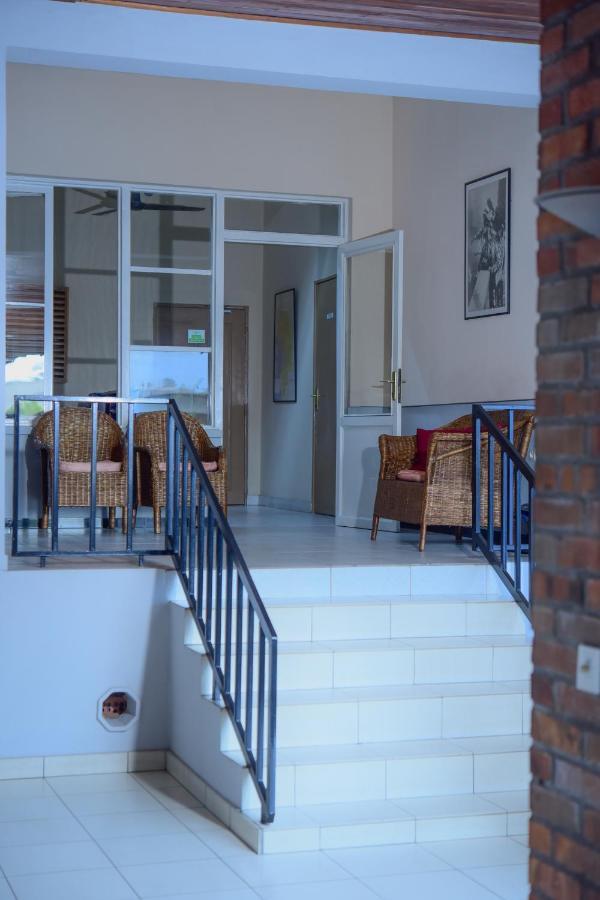 Botanika Hotel Бужумбура Экстерьер фото