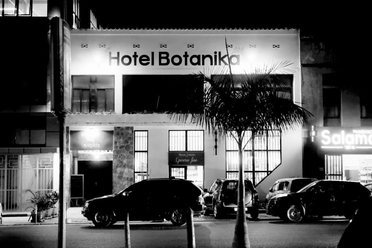 Botanika Hotel Бужумбура Экстерьер фото