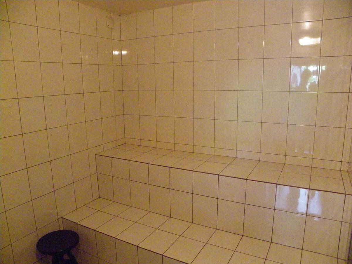 Botanika Hotel Бужумбура Экстерьер фото