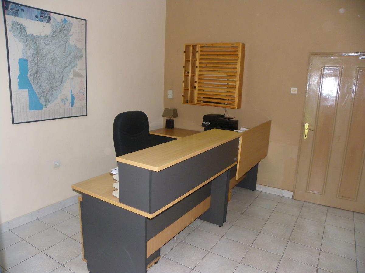 Botanika Hotel Бужумбура Экстерьер фото